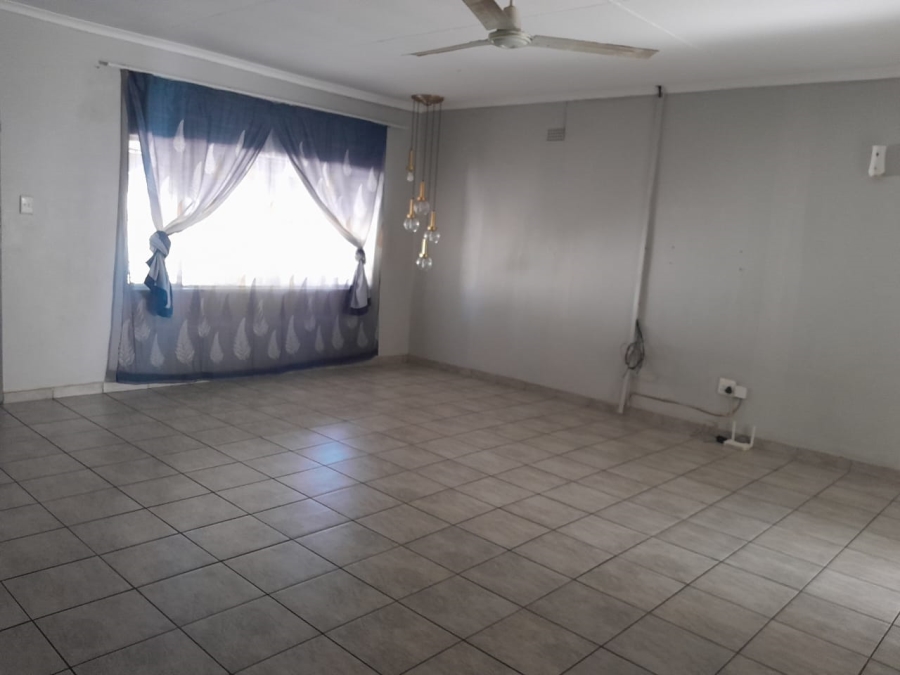 3 Bedroom Property for Sale in Geelhoutpark North West
